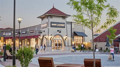 Jimmy Choo Outlet store in Woodbury Common Premium Outlets .